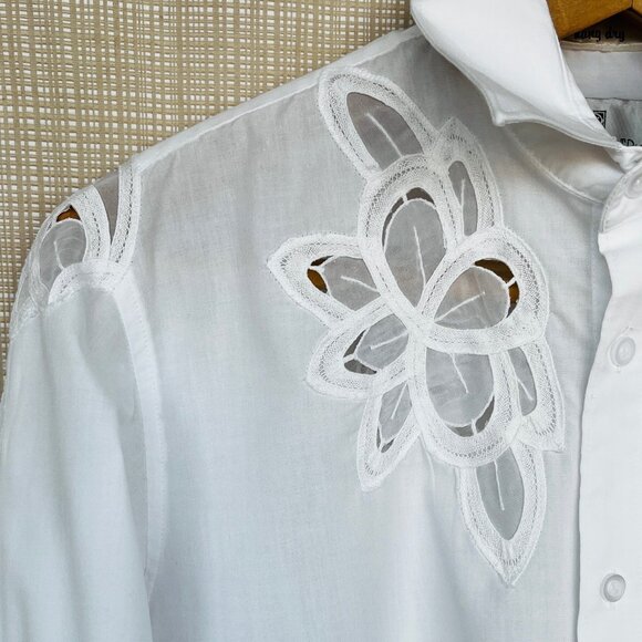 VINTAGE Embroidered Buttoned Cutout Lace A… - Picture 7 of 16